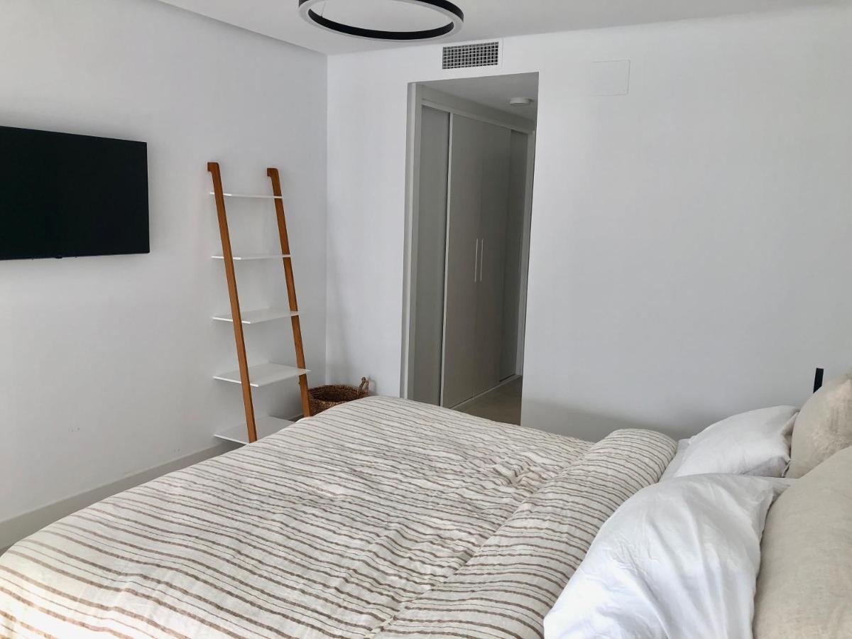 Modern Apartment In Front Of Cabopino Golf Marbellac Extérieur photo